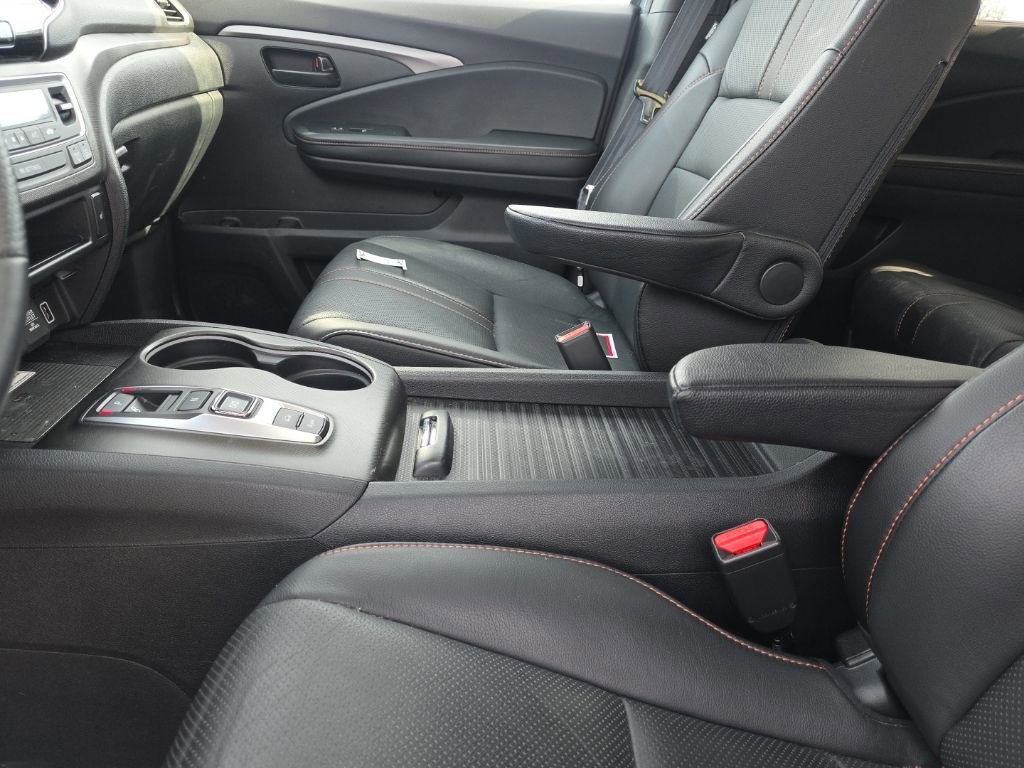 Used 2023 Honda Passport TrailSport image 23