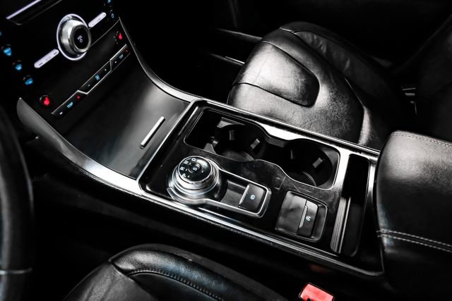 Used 2019 Ford Edge Titanium image 31