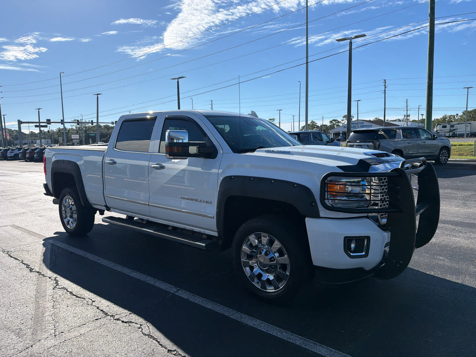 Used 2017 GMC Sierra 2500 Denali w/ Duramax Plus Package AWD/4WD image 7