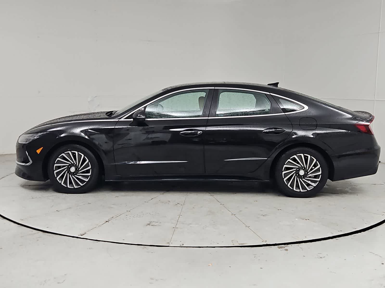 Used 2022 Hyundai Sonata Limited FWD image 3