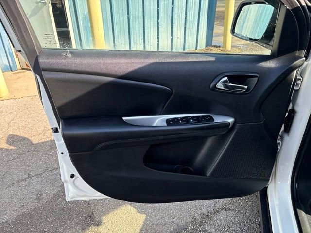 Used 2019 Dodge Journey SE w/ Blacktop Package image 8