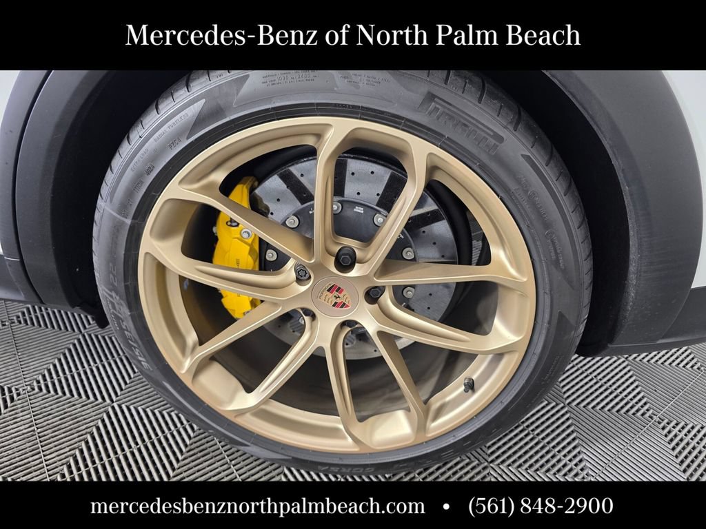 Used 2025 Porsche Cayenne Turbo GT AWD/4WD image 18