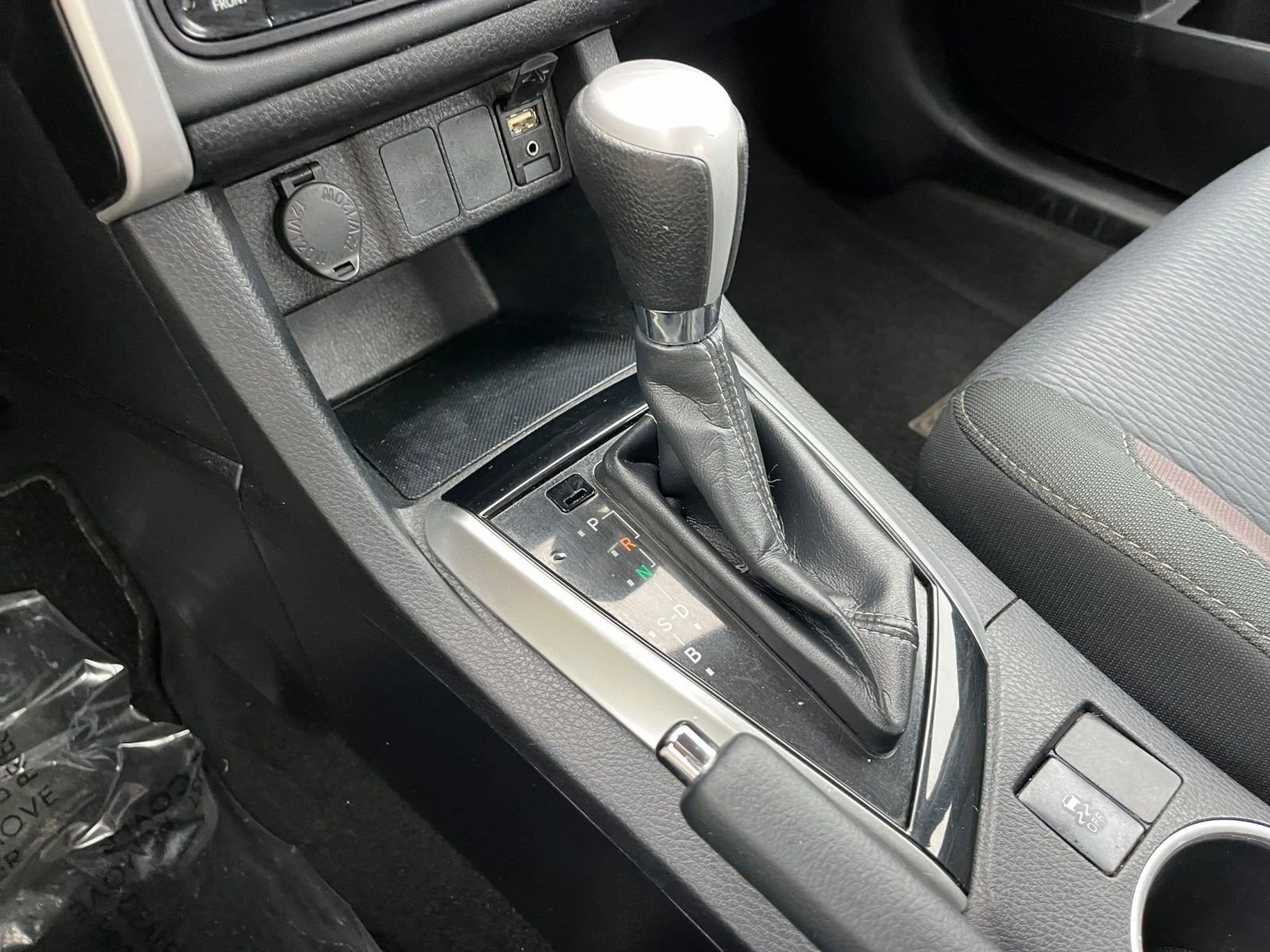Used 2018 Toyota Corolla LE FWD image 39