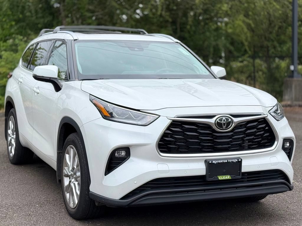 Used 2023 Toyota Highlander Limited AWD/4WD image 7