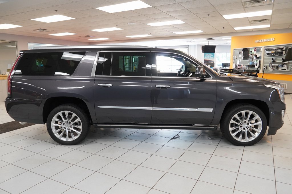Used 2017 Cadillac Escalade ESV Premium Luxury image 11