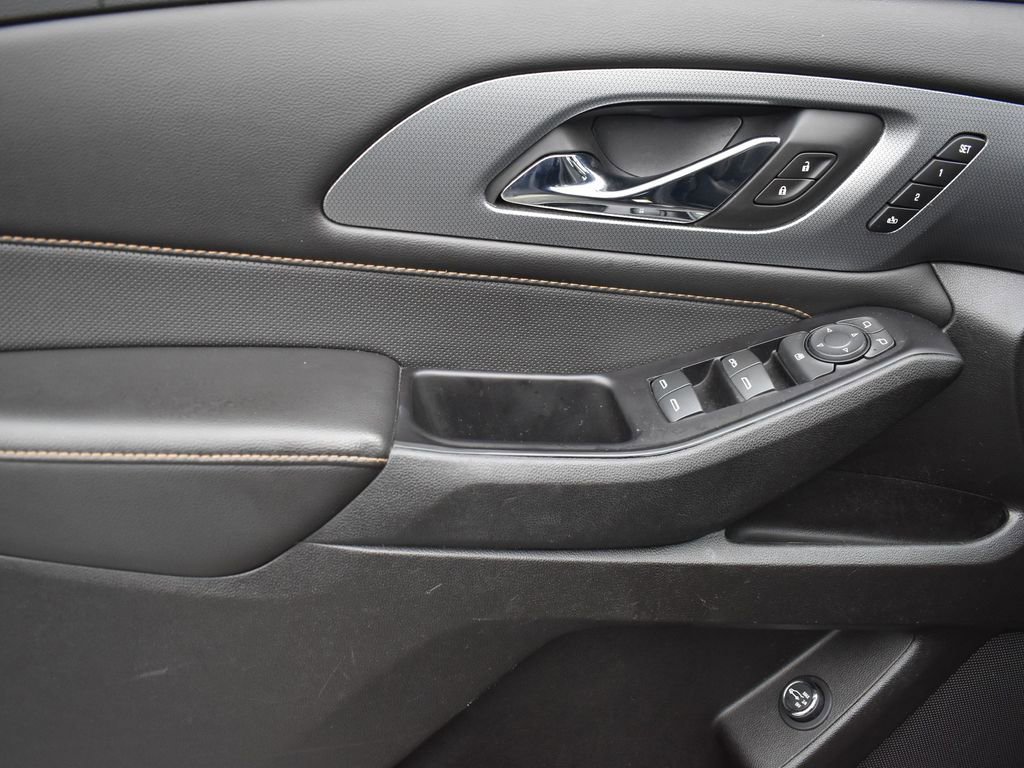 Used 2018 Chevrolet Traverse Premier w/ LPO, 'HIT The Road' Package image 9
