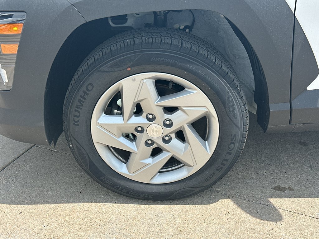New 2026 Hyundai Kona SE AWD/4WD image 3