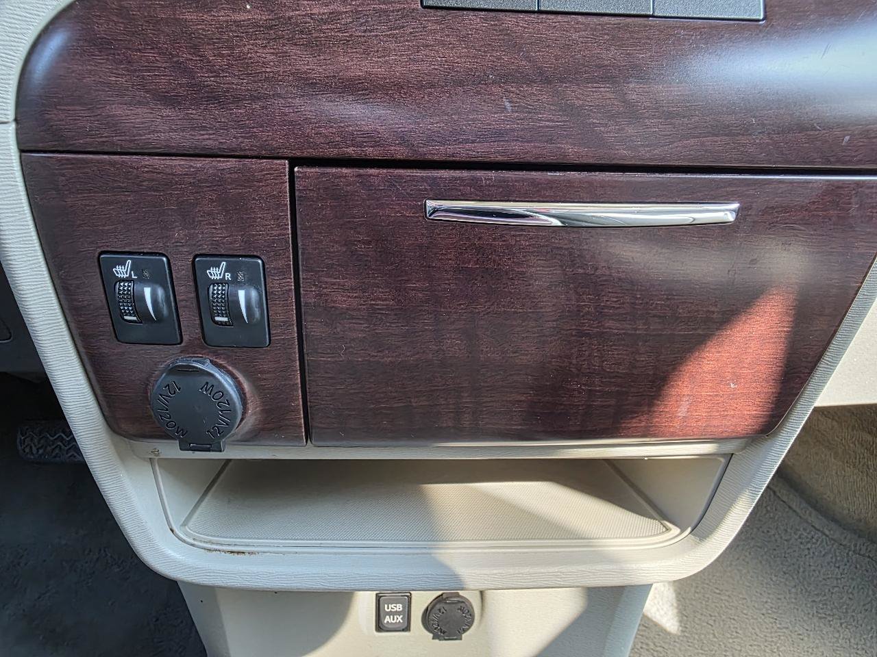 Used 2013 Toyota Sienna XLE FWD image 44