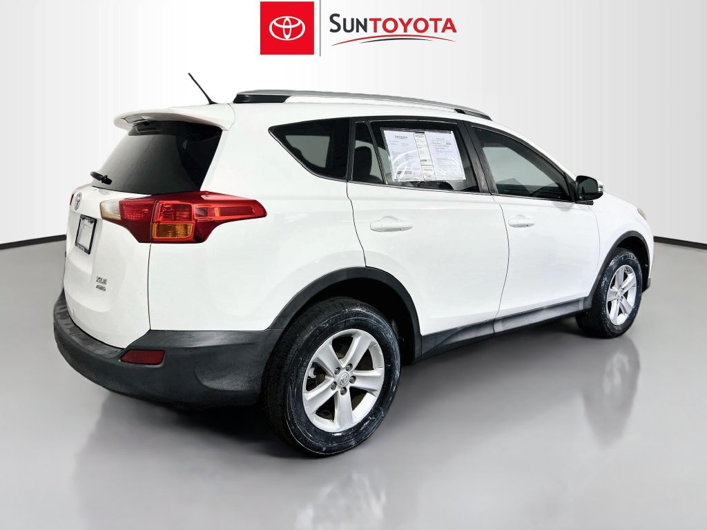 Used 2014 Toyota RAV4 XLE AWD/4WD image 4