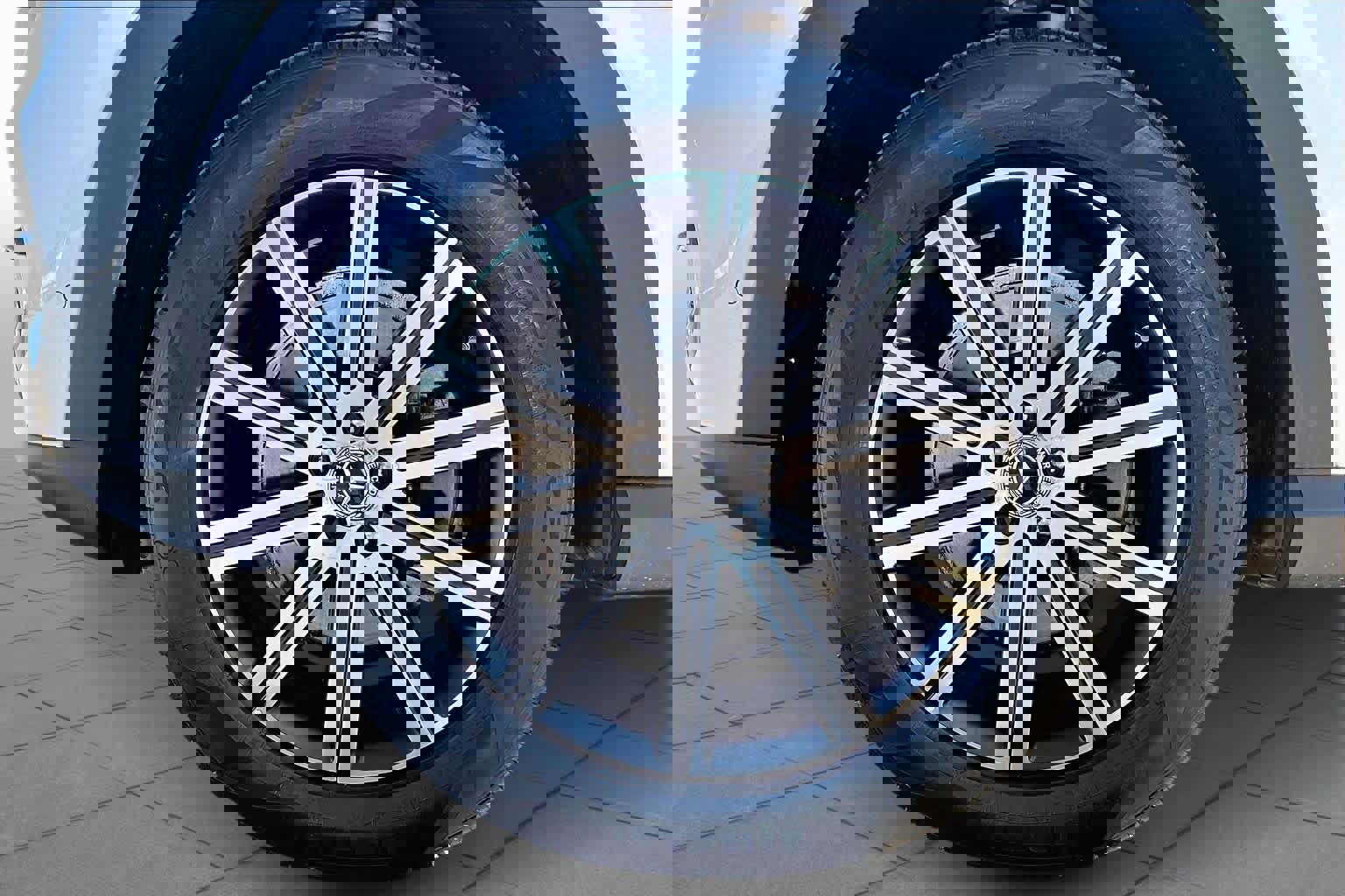 Used 2024 Mercedes-Benz GLE 350 4MATIC image 10