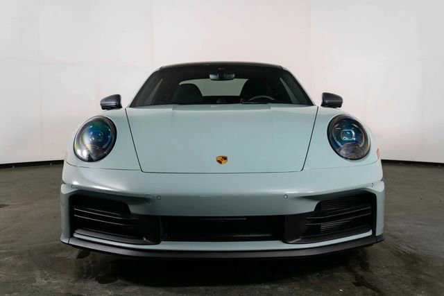 Used 2025 Porsche 911 Carrera T RWD image 3