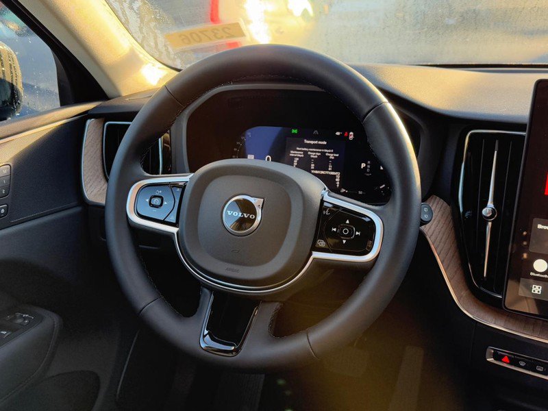 New 2026 Volvo XC60 B5 Plus w/ Protection Package Premier AWD/4WD image 7
