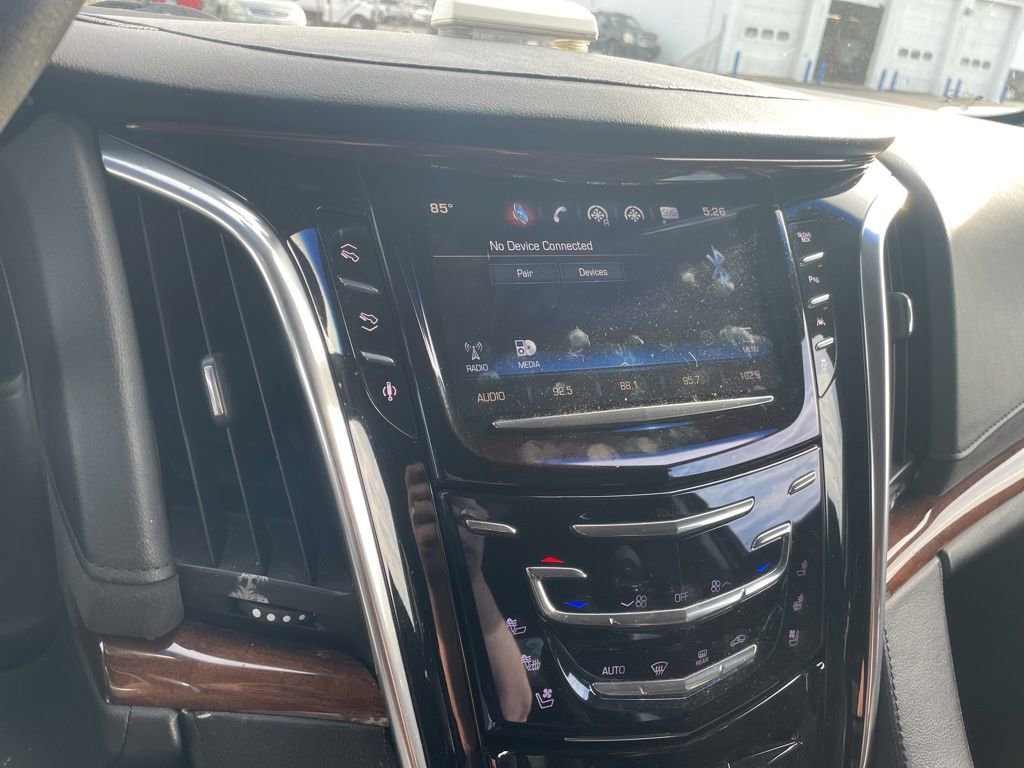 Used 2016 Cadillac Escalade Luxury image 14