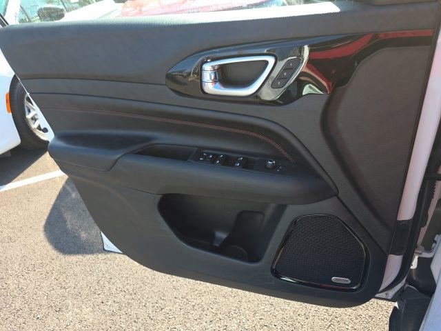 Used 2024 Jeep Compass Trailhawk w/ Trailhawk Elite Group image 12