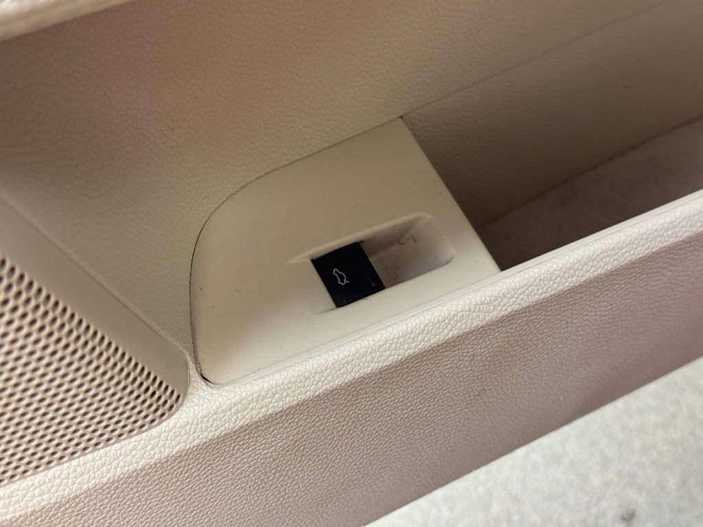 Used 2013 Volkswagen Jetta TDI image 9