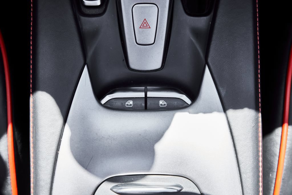 Used 2020 Ferrari Portofino RWD image 64