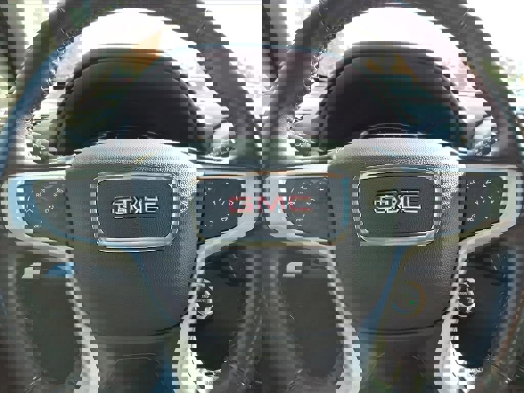 Used 2021 GMC Terrain SLE w/ Driver Convenience Package image 23