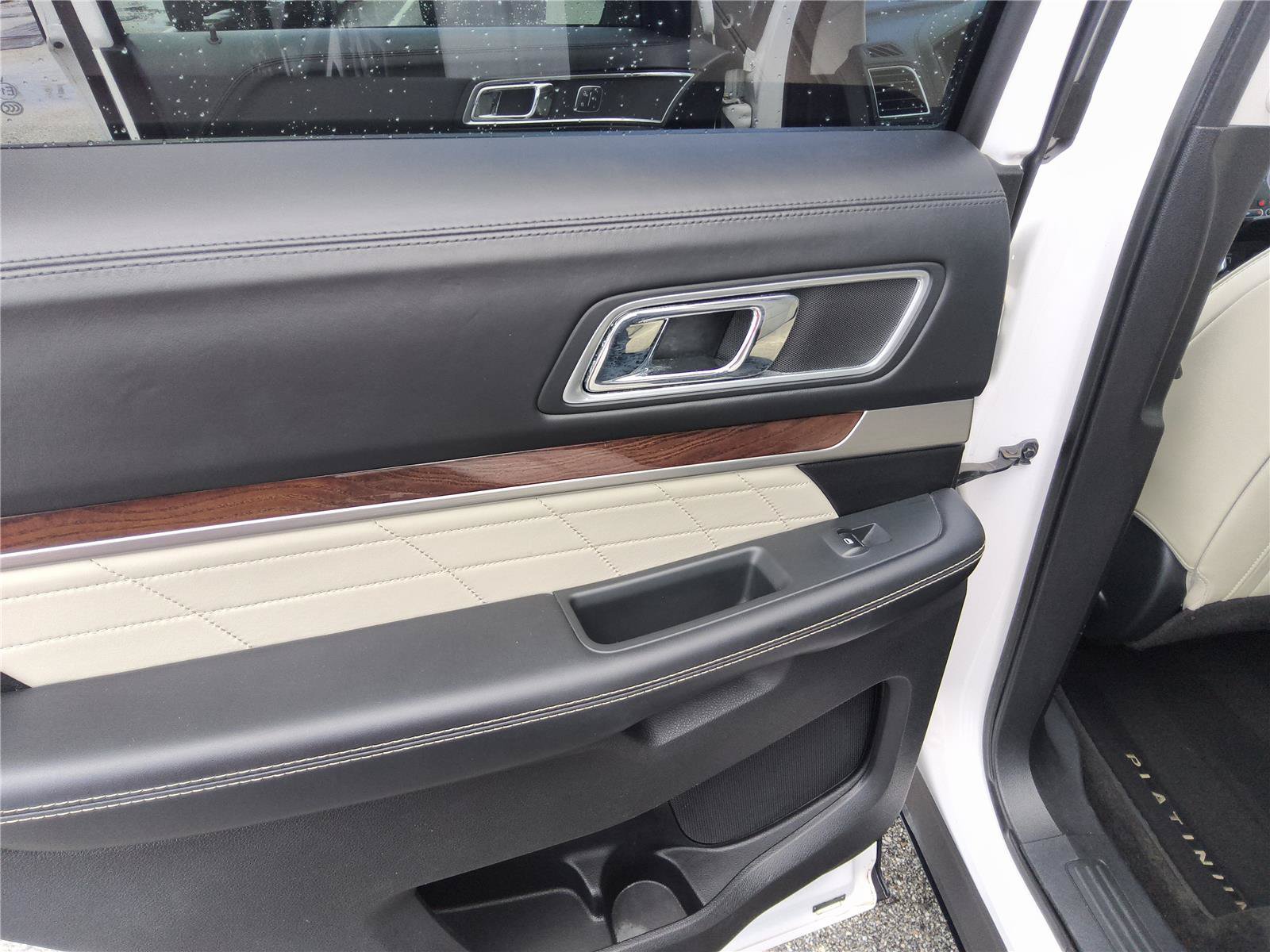 Certified 2017 Ford Explorer Platinum AWD/4WD image 20