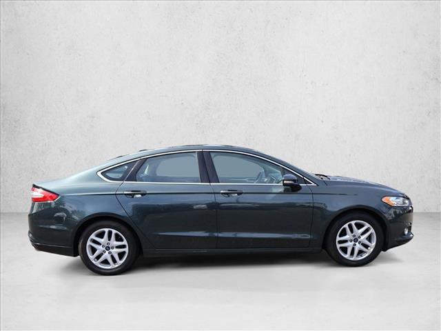 Used 2016 Ford Fusion SE w/ Equipment Group 202A image 4