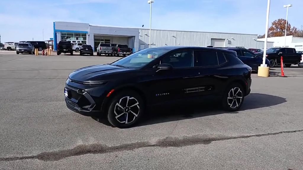 New 2026 Chevrolet Equinox EV LT image 4