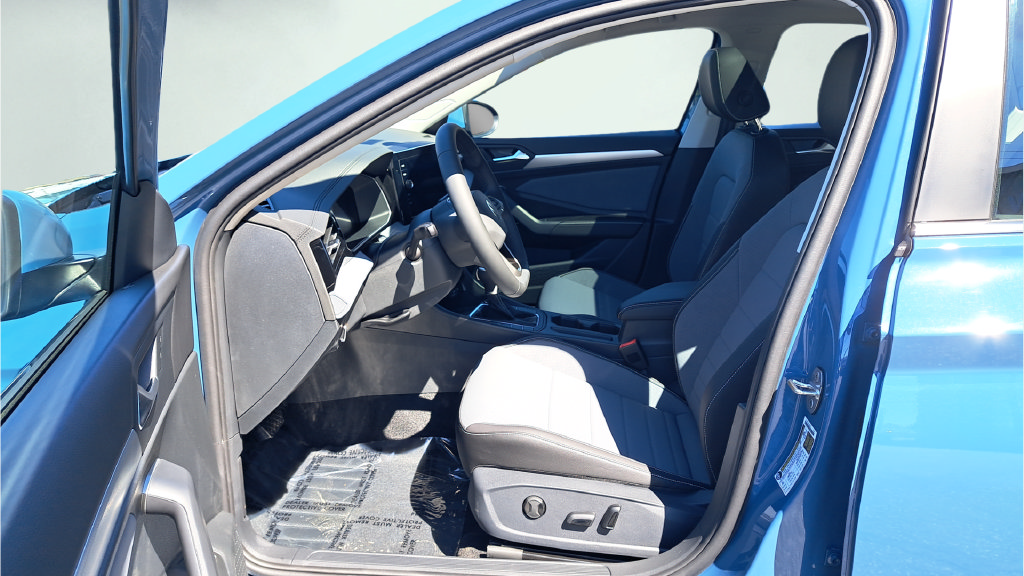 New 2026 Volkswagen Jetta SE FWD image 10