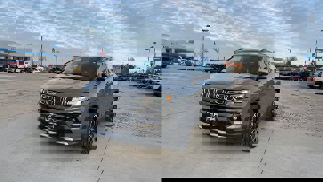 Used 2022 Jeep Compass Limited w/ Sun and Sound Group image 4