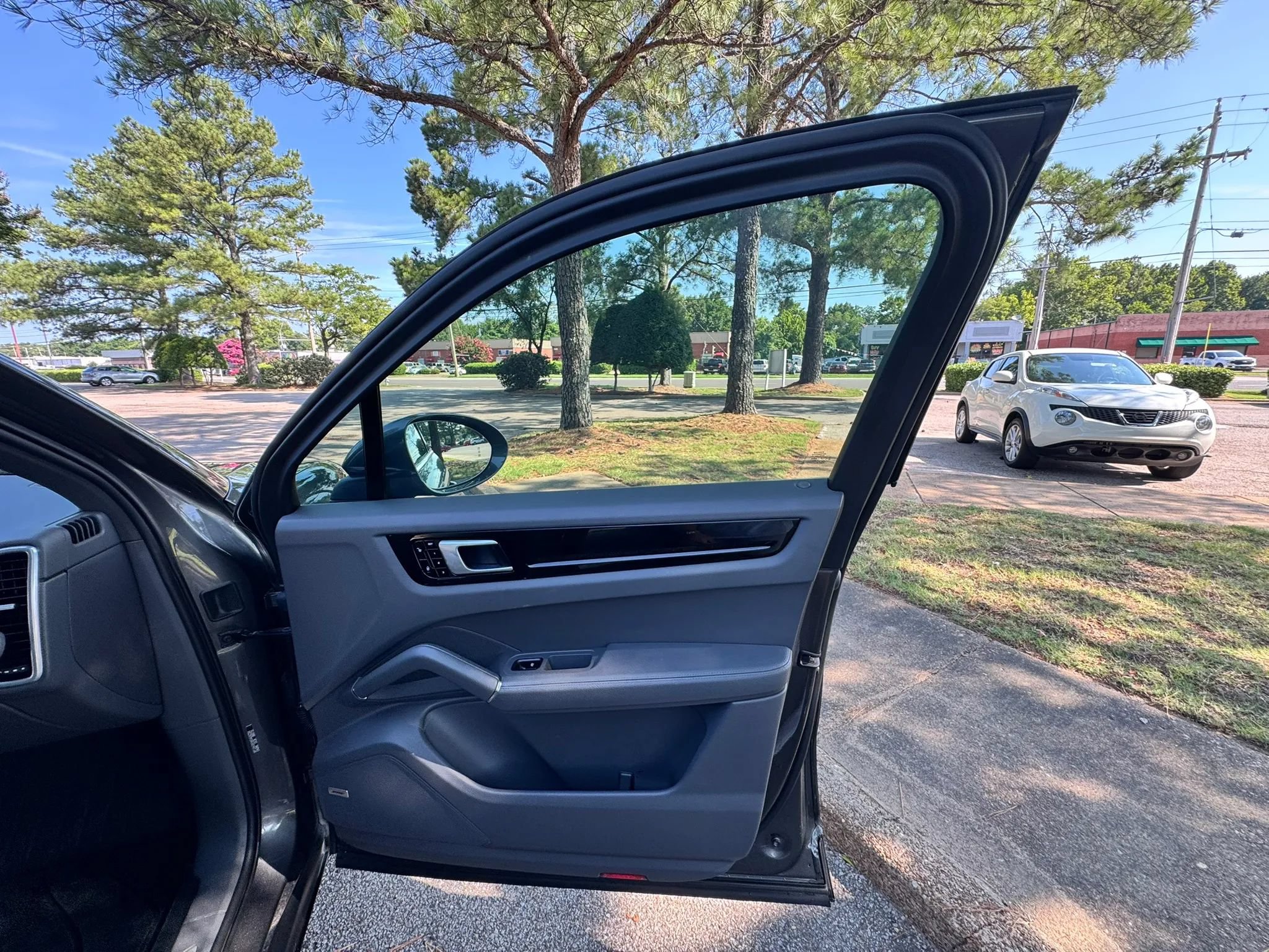 Used 2019 Porsche Cayenne AWD/4WD image 28