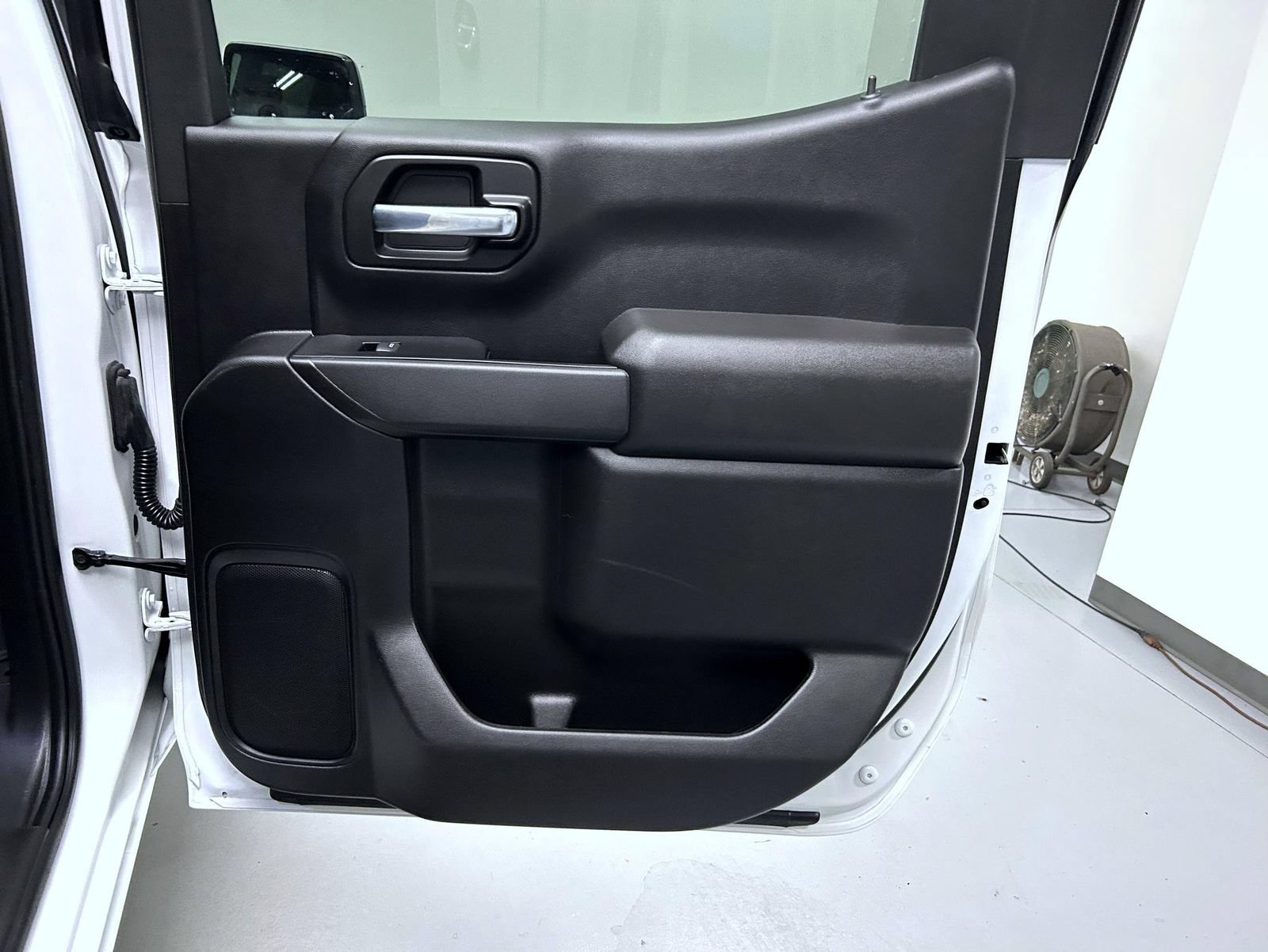 Used 2023 Chevrolet Silverado 1500 W/T w/ WT Value Package AWD/4WD image 17