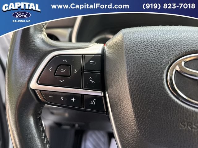 Used 2023 Toyota Highlander XLE AWD/4WD image 23