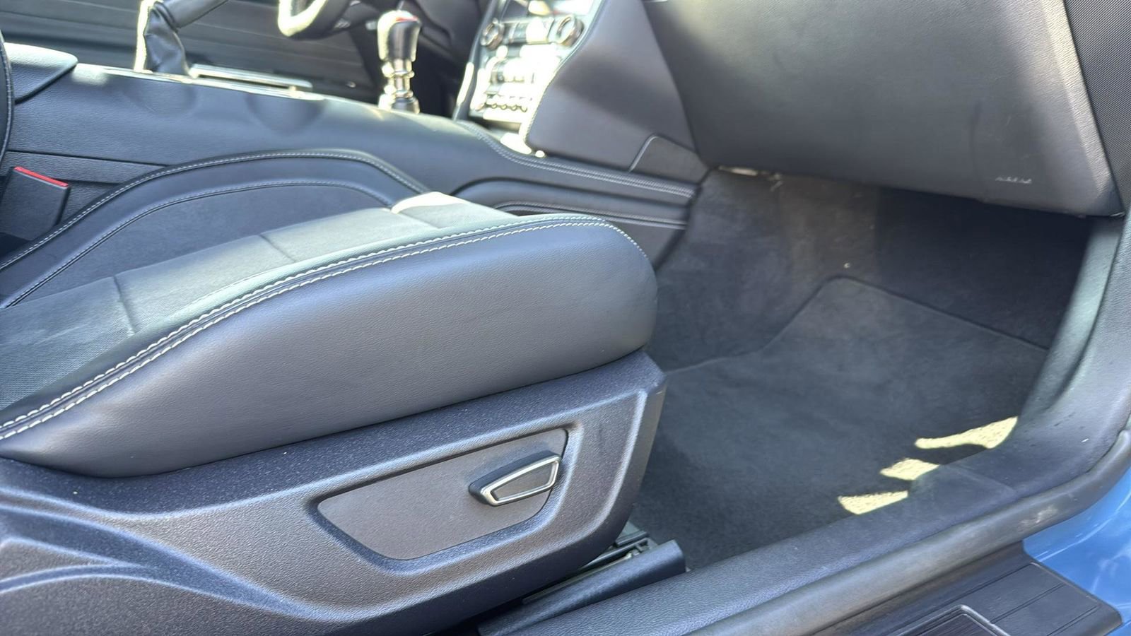 Used 2019 Ford Mustang Shelby GT350 w/ Technology Package image 25