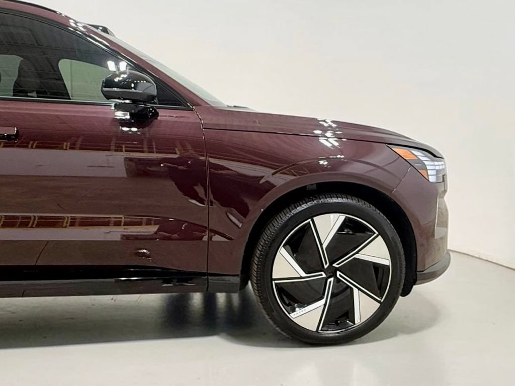 Used 2025 Volvo EX90 Ultra AWD/4WD image 9