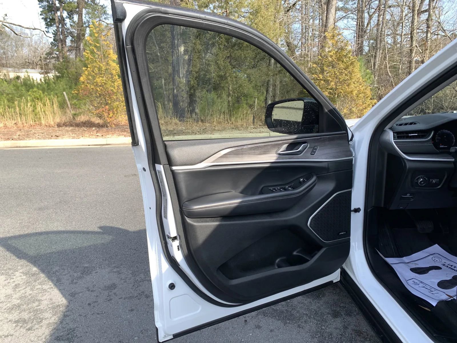 Used 2021 Jeep Grand Cherokee L Limited RWD image 23