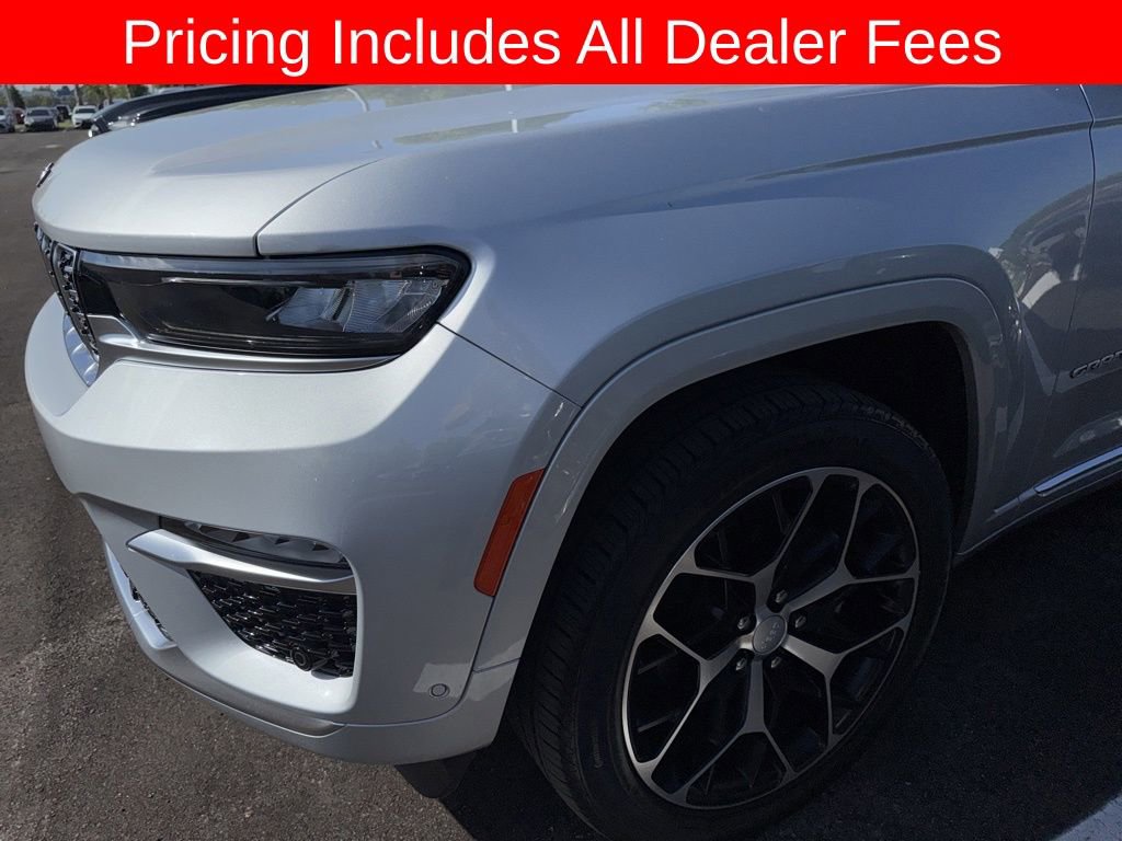 Used 2023 Jeep Grand Cherokee Summit AWD/4WD image 9