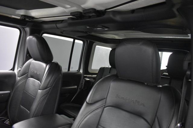 Used 2022 Jeep Wrangler Unlimited Sahara w/ Cold Weather Group image 16