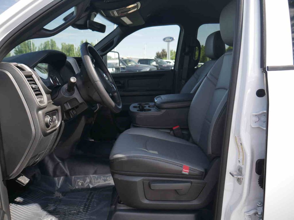 New 2026 RAM 3500 Tradesman w/ Chrome Appearance Group image 36