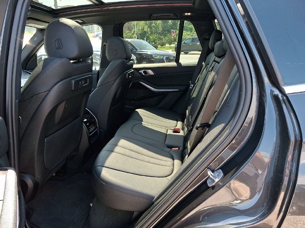 Used 2021 BMW X5 xDrive40i w/ Convenience Package AWD/4WD image 10