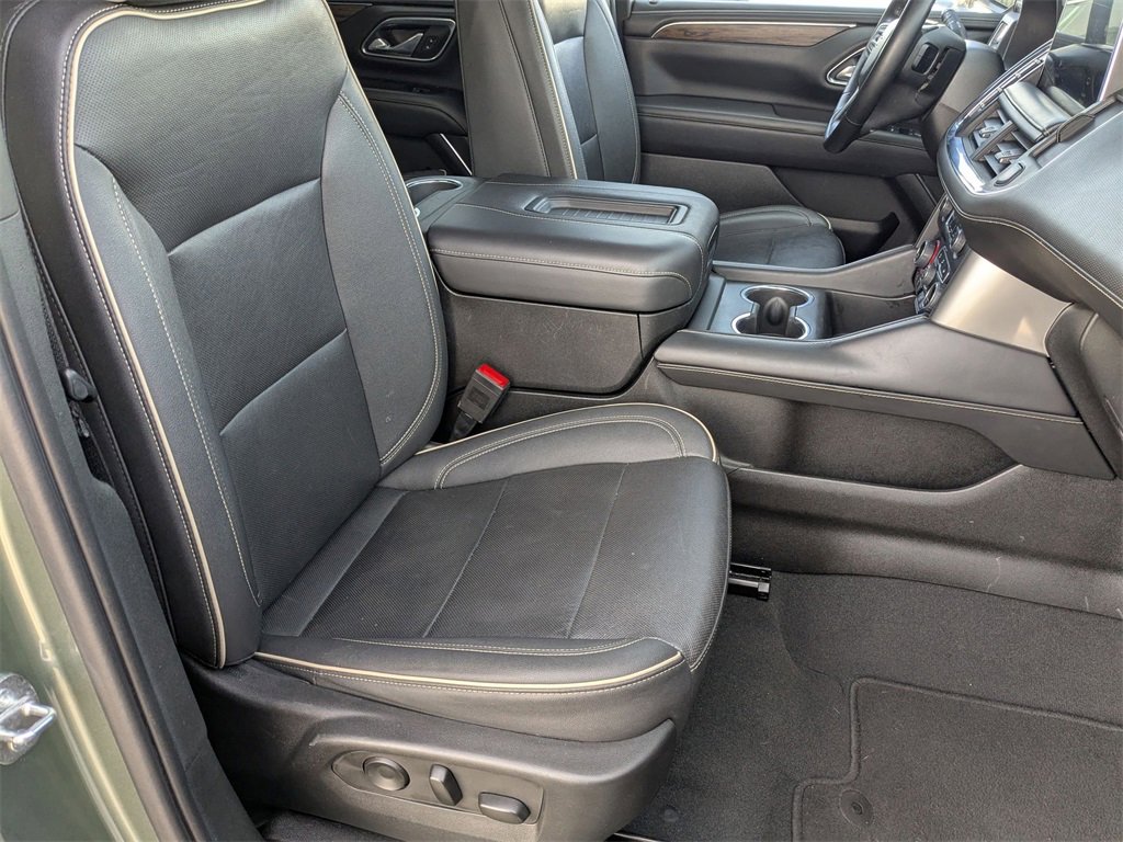 Used 2023 Chevrolet Suburban Premier image 37