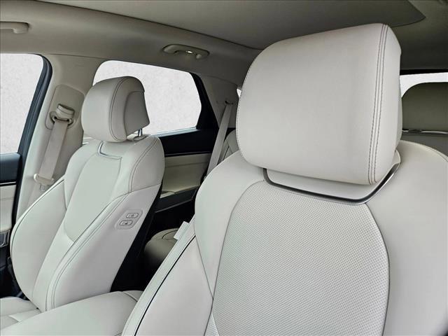 Used 2024 Genesis GV70 2.5T w/ Advanced Package AWD/4WD image 16