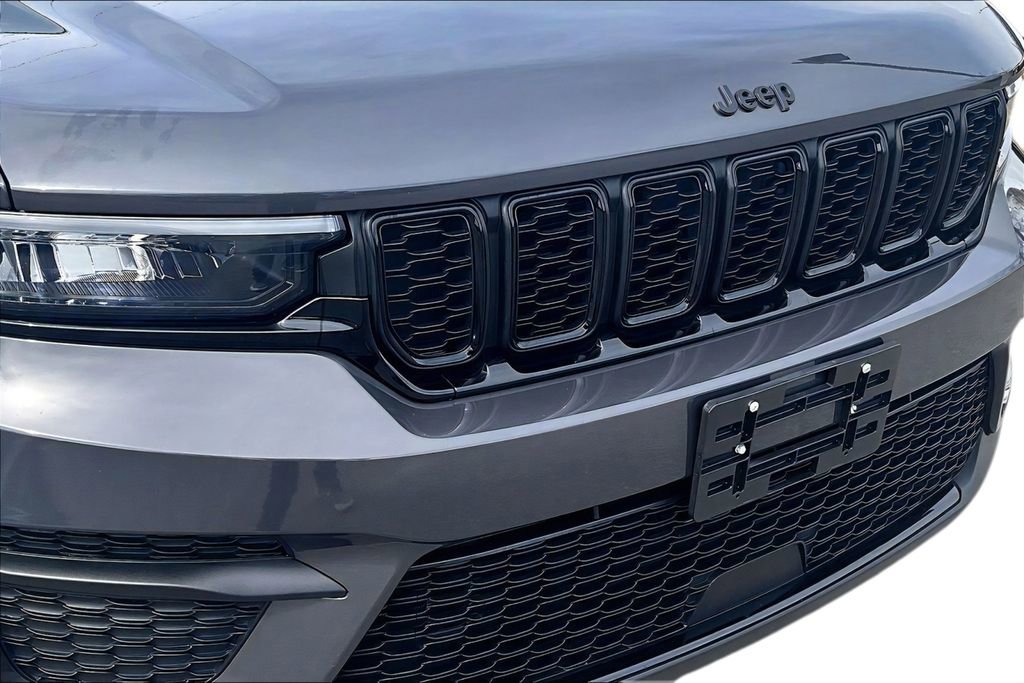 Used 2023 Jeep Grand Cherokee Altitude image 27