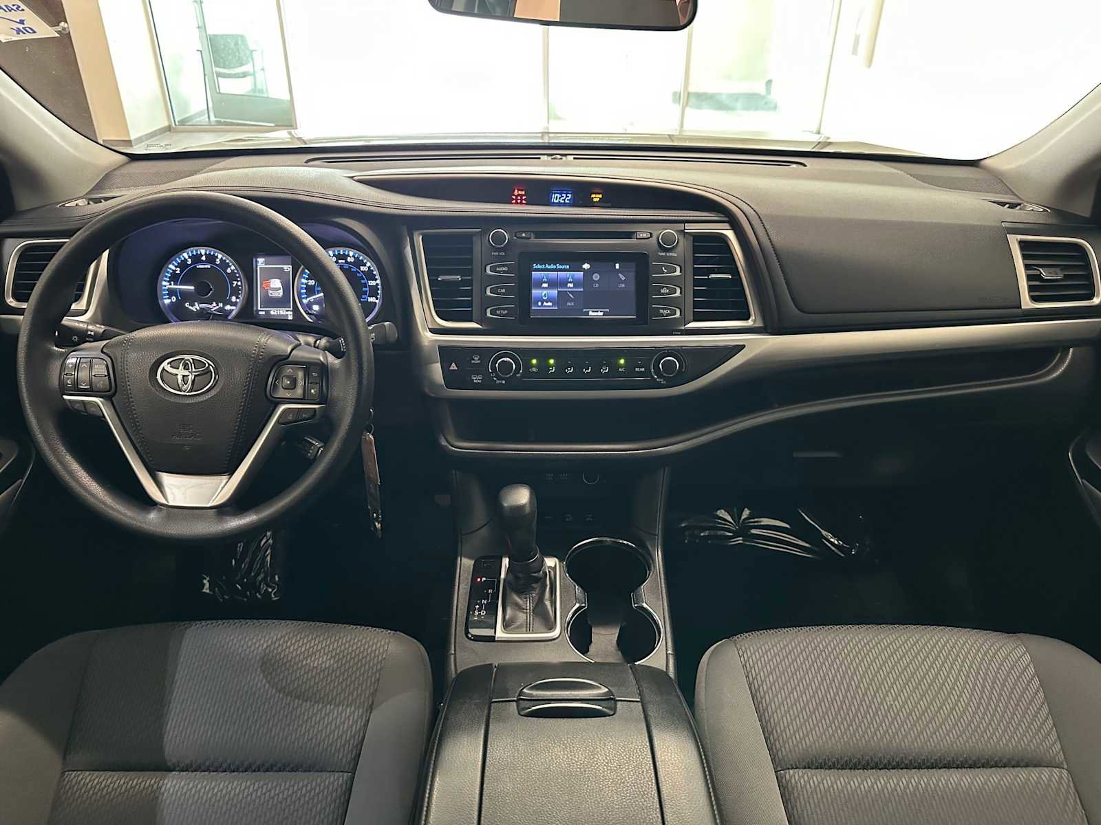 Used 2018 Toyota Highlander LE image 10