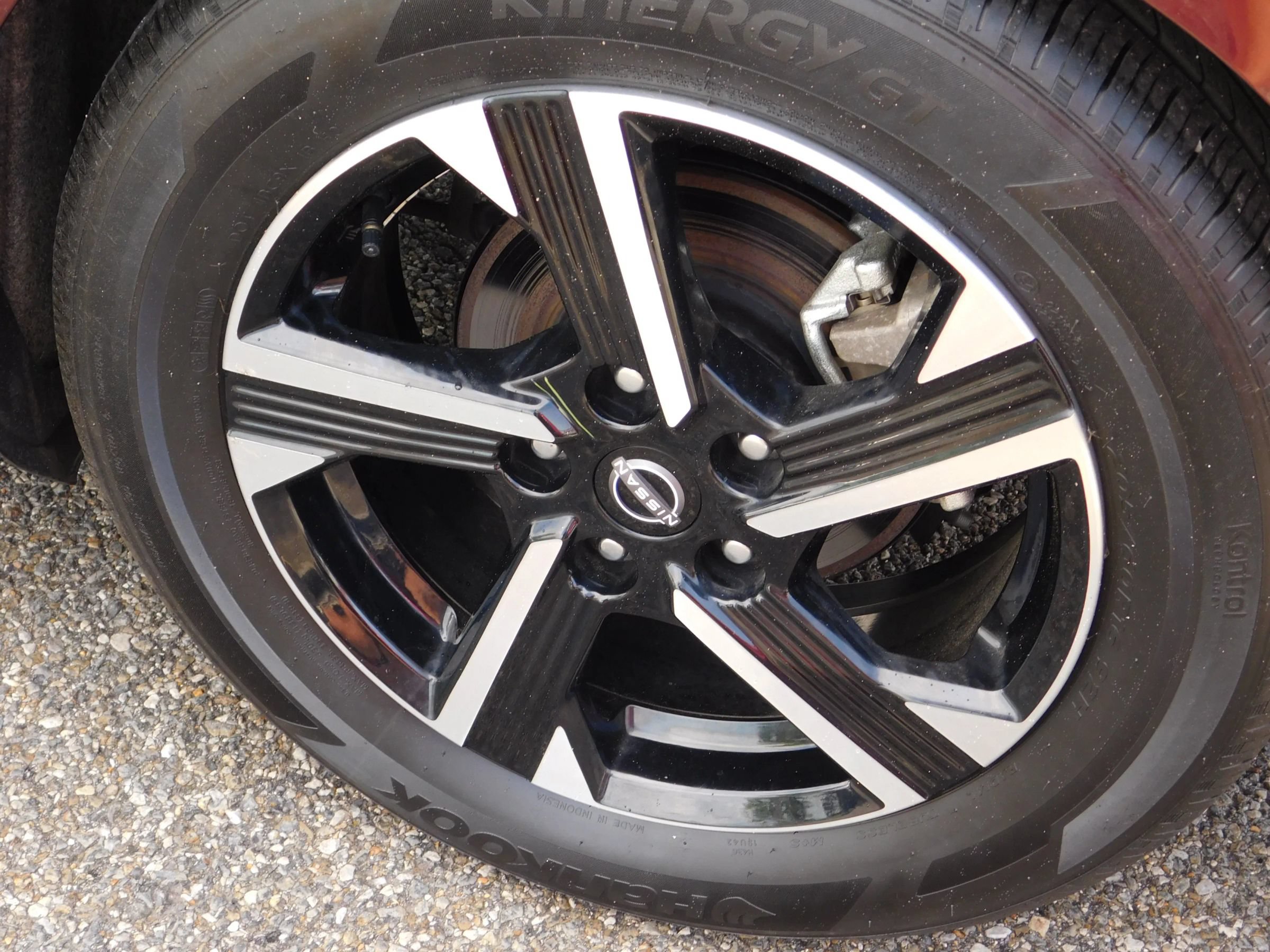 Used 2025 Nissan Sentra SV FWD image 7