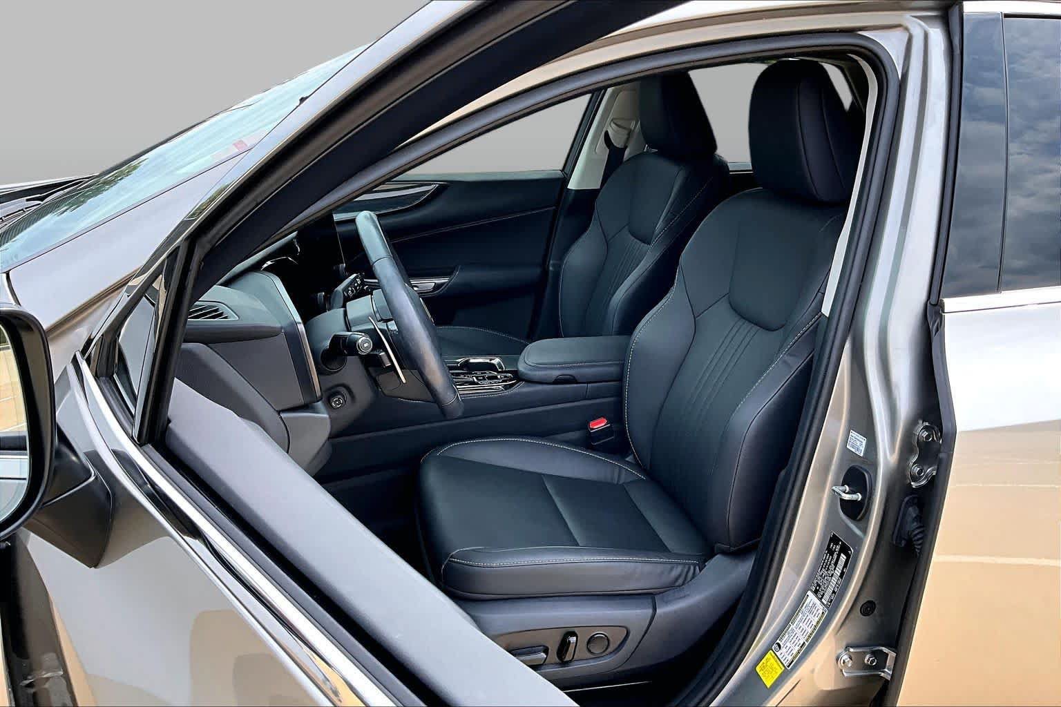 Certified 2025 Lexus NX 350 AWD w/ Accessory Package (2T) image 8