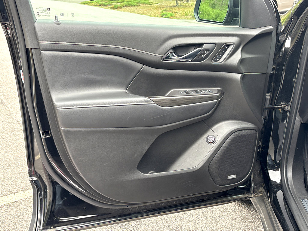 Used 2020 GMC Acadia SLT w/ Driver Alert Package II image 20