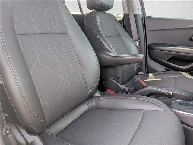 Used 2022 Chevrolet Trax LT w/ Sport Edition image 18