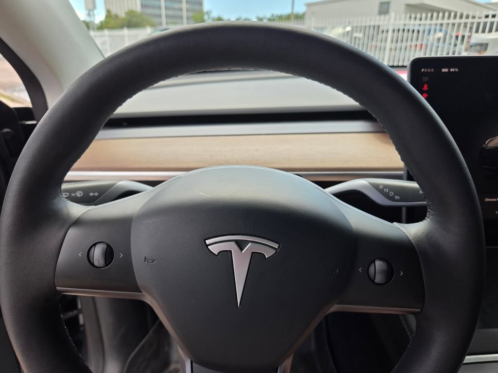 Used 2022 Tesla Model Y Long Range AWD/4WD image 29