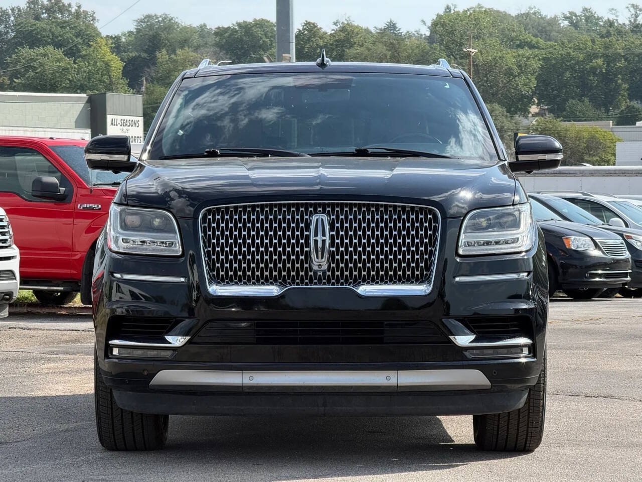 Used 2018 Lincoln Navigator Reserve AWD/4WD image 3