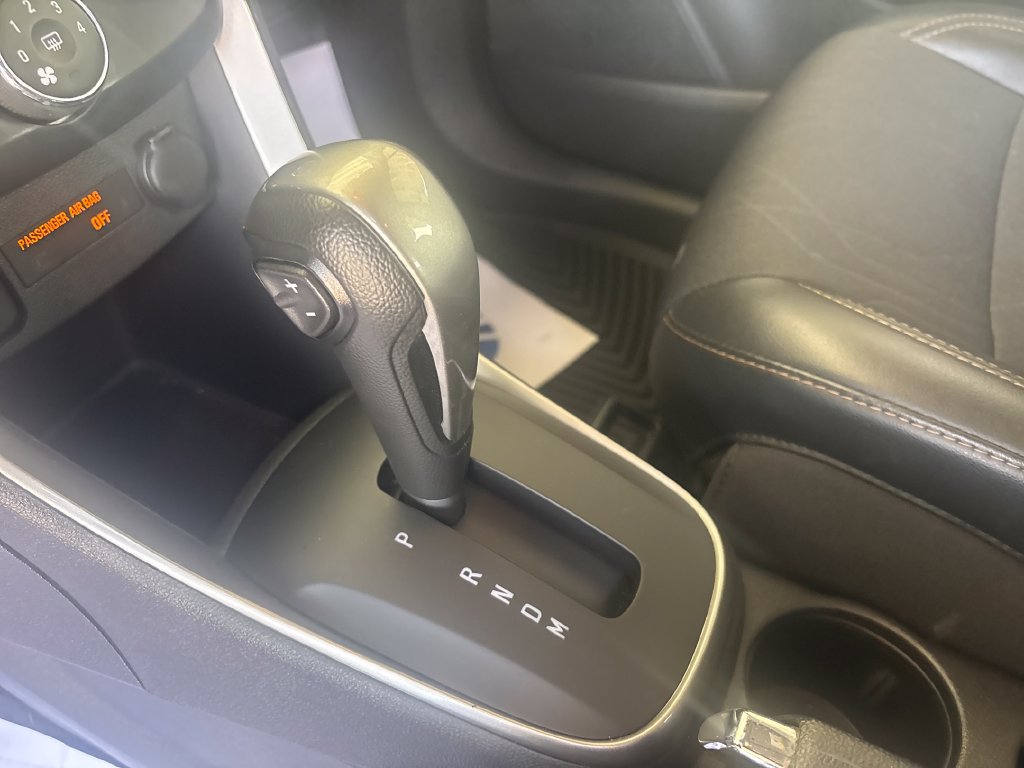 Used 2020 Chevrolet Trax LT w/ Driver Confidence Package FWD image 28