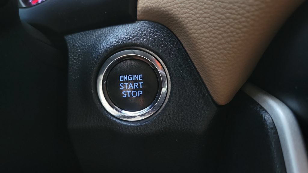 Certified 2020 Toyota RAV4 XLE FWD image 22