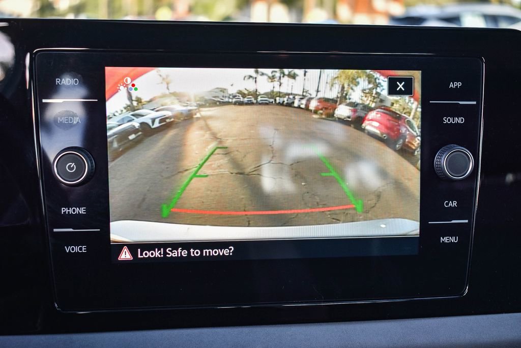 Used 2025 Volkswagen Jetta SE image 24
