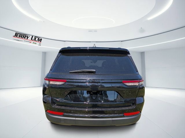 New 2025 Jeep Grand Cherokee Altitude image 4
